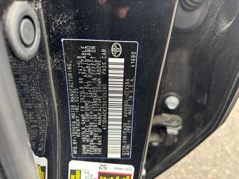 Used 2025 Toyota Camry SE FWD image 23