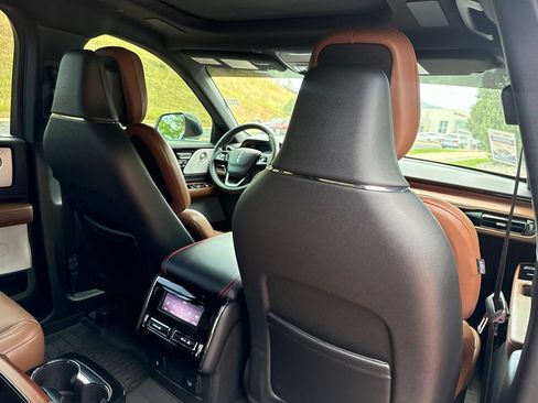 Certified 2023 Lincoln Aviator Reserve w/ Equipment Group 201A AWD/4WD image 28