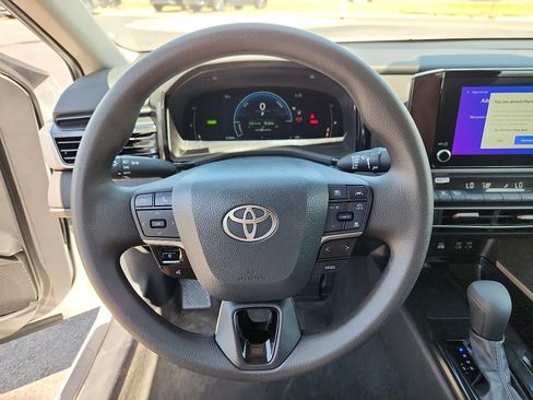 Used 2025 Toyota Camry LE FWD image 16