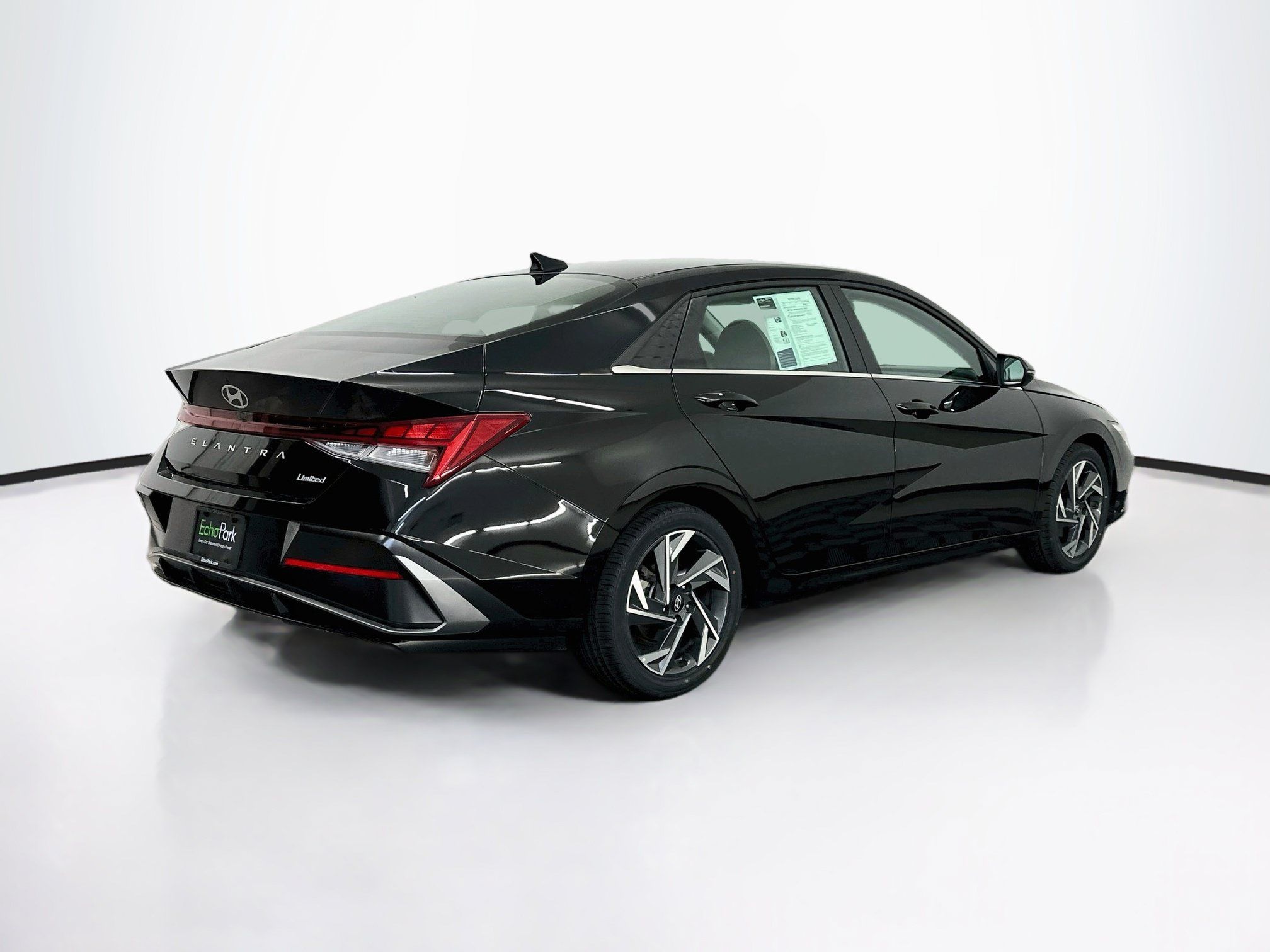 Used 2025 Hyundai Elantra Limited FWD image 9