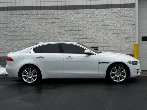 Used 2019 Jaguar XE Premium AWD/4WD image 15