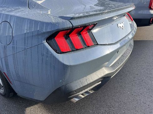 Used 2024 Ford Mustang Premium image 8