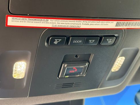 Used 2021 Toyota Avalon XLE image 26