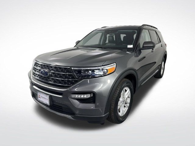 Used 2023 Ford Explorer XLT w/ Equipment Group 202A AWD/4WD image 25