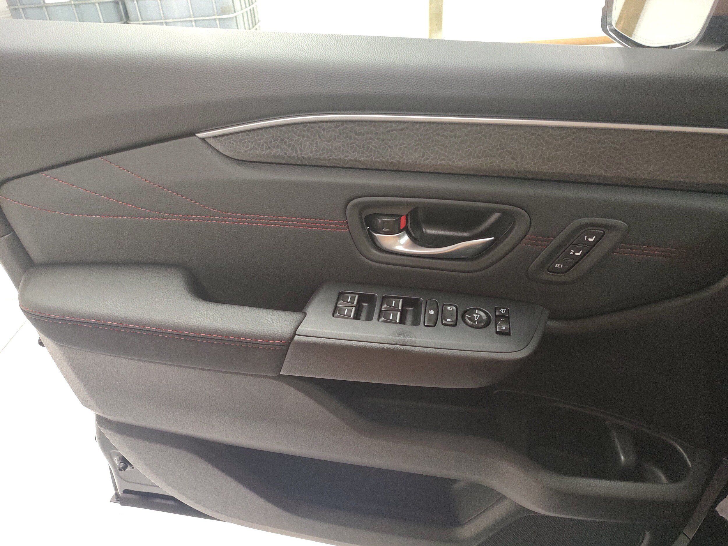 New 2026 Honda Pilot Black Edition image 9