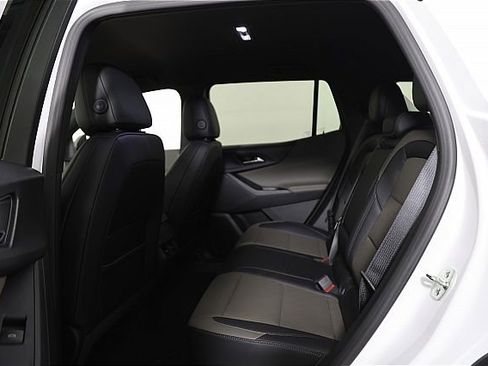 New 2026 Chevrolet Equinox LT w/ Convenience Package II image 8