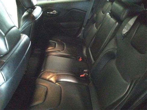 Used 2023 Jeep Cherokee Altitude Lux image 22