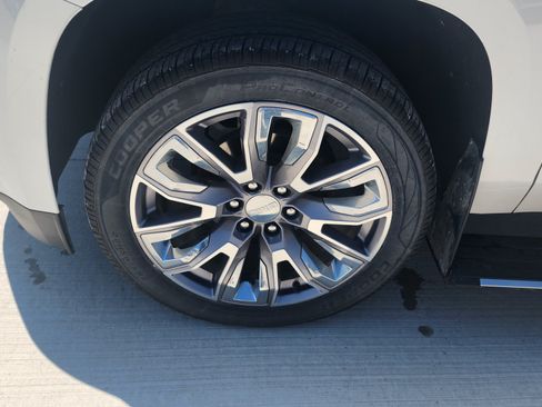 Used 2019 GMC Yukon Denali w/ Denali Ultimate Package AWD/4WD image 9