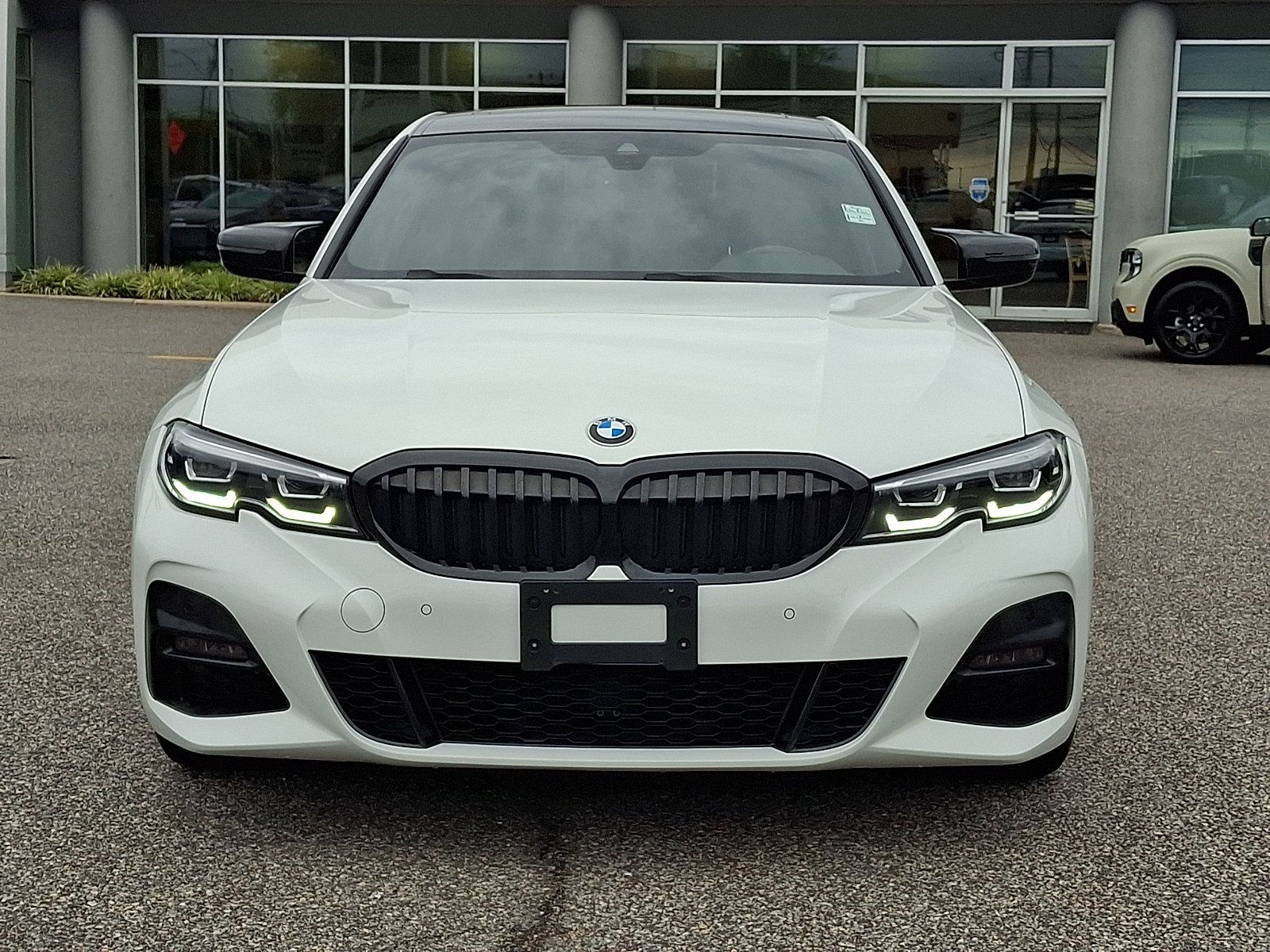 Used 2022 BMW 330i xDrive Sedan w/ M Sport Package AWD/4WD image 3
