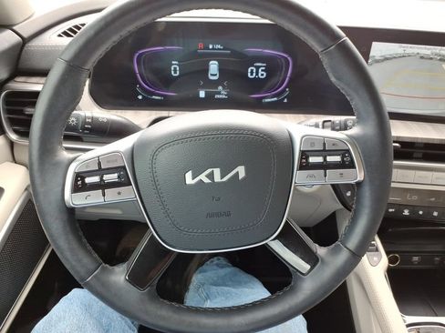 Used 2025 Kia Telluride EX w/ EX Captain's Chair Package AWD/4WD image 27