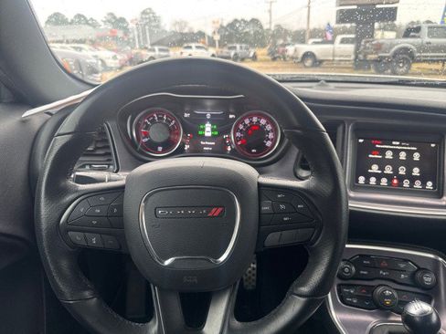 Used 2018 Dodge Challenger R/T w/ Performance Handling Group image 9