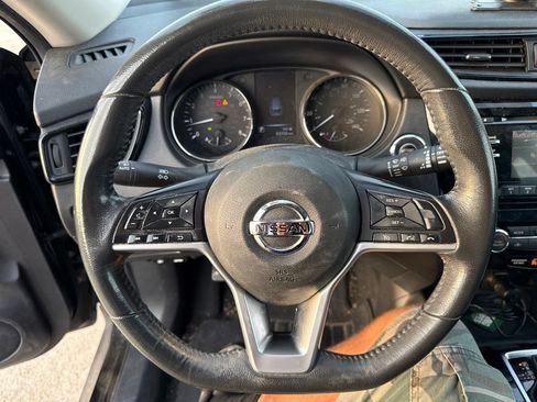 Used 2017 Nissan Rogue SV FWD image 20