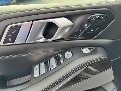 Used 2023 BMW X7 xDrive40i image 36