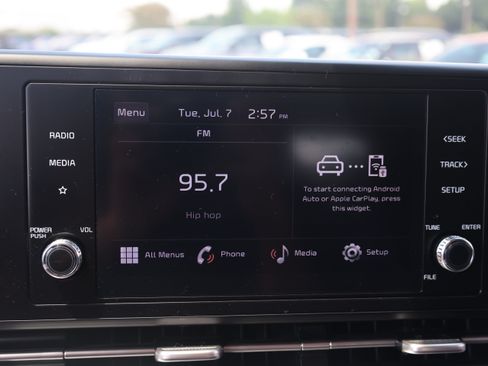 Used 2023 Kia Carnival LX FWD image 24
