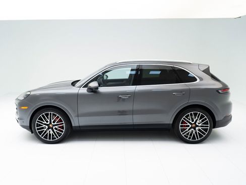 New 2026 Porsche Cayenne S image 2