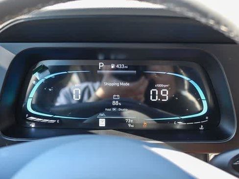 Certified 2025 Hyundai Elantra Sport FWD image 29