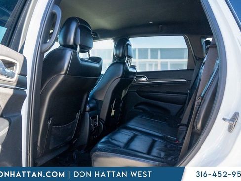 Used 2019 Jeep Grand Cherokee Limited image 18