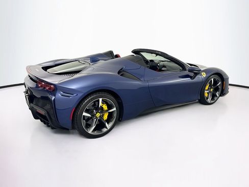 Used 2023 Ferrari SF90 Spider image 5