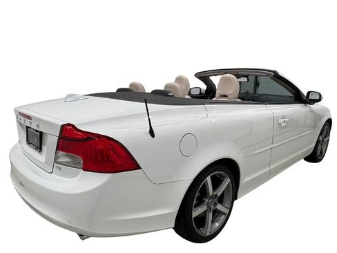 Used 2011 Volvo C70 T5 w/ Multimedia Pkg image 3