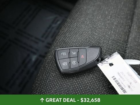 Used 2024 Chevrolet Traverse LT FWD image 33