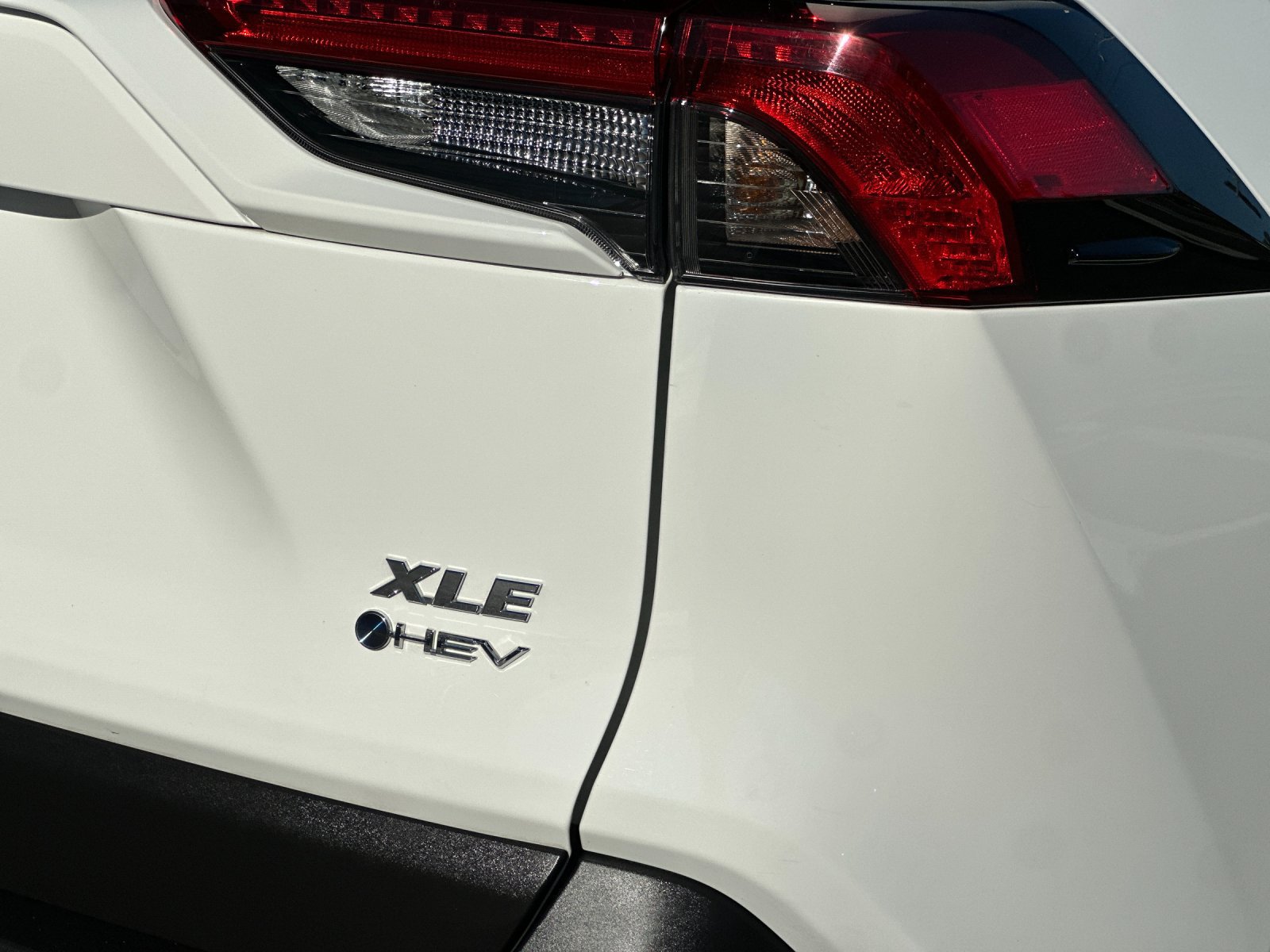 Used 2025 Toyota RAV4 XLE AWD/4WD image 24