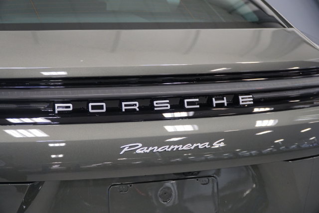 New 2026 Porsche Panamera 4 AWD/4WD image 8
