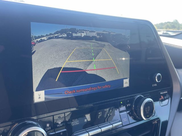 Used 2023 Toyota Highlander Limited FWD image 19
