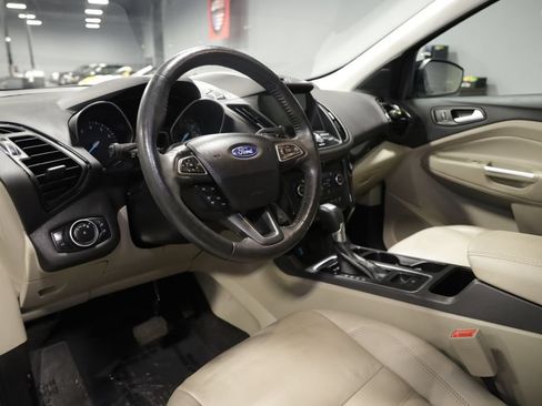 Used 2017 Ford Escape Titanium w/ Equipment Group 301A AWD/4WD image 17