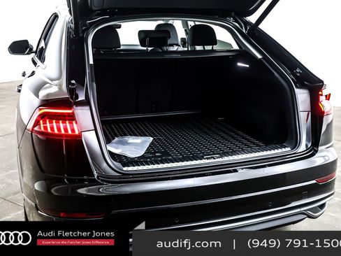 Used 2022 Audi Q8 Premium Plus image 23