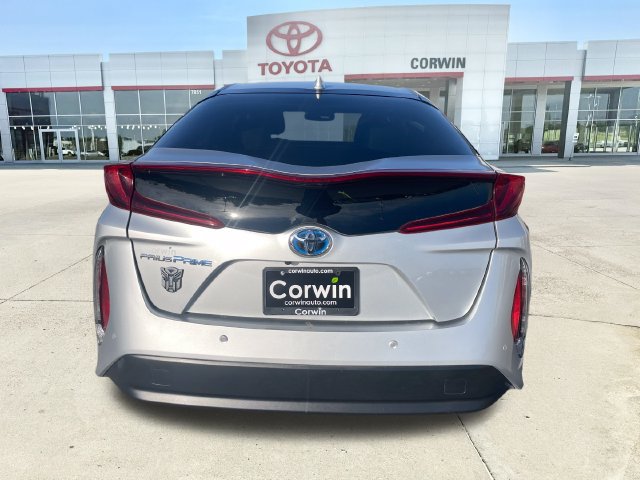 Used 2017 Toyota Prius Prime Advanced w/ Carpet Mat Package FWD image 4