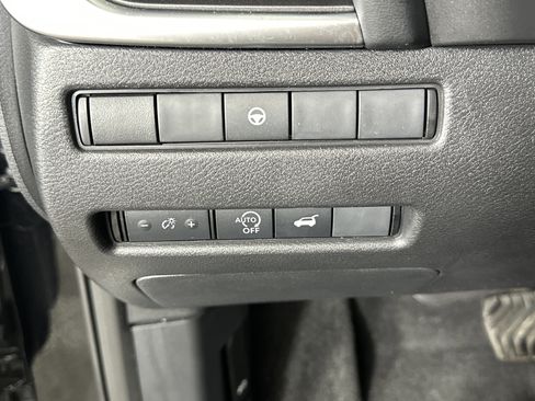 Certified 2024 Nissan Rogue SV image 27