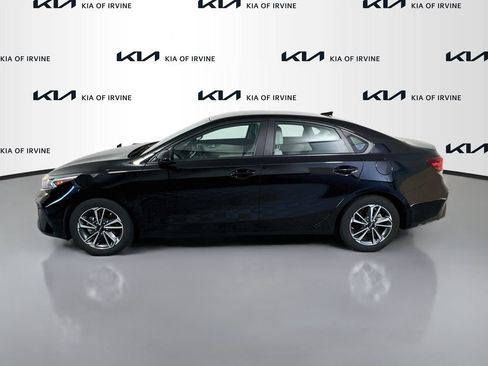 Certified 2023 Kia Forte LXS FWD image 5