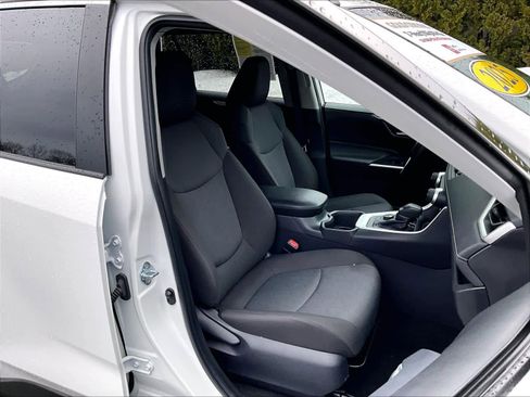 Used 2025 Toyota RAV4 XLE image 11