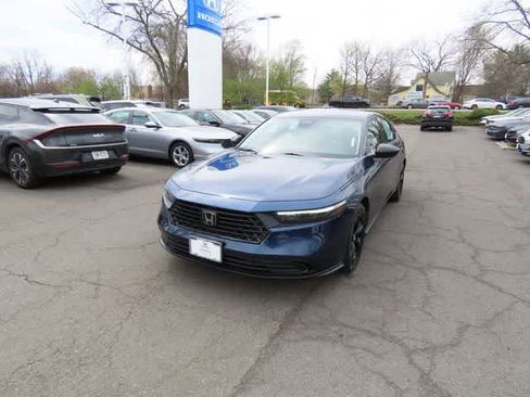 Certified 2025 Honda Accord SE image 1