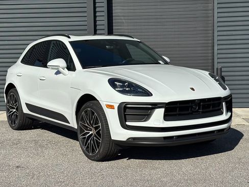 Used 2026 Porsche Macan AWD/4WD image 21