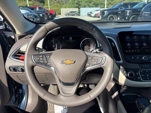 Used 2024 Chevrolet Malibu LT image 19