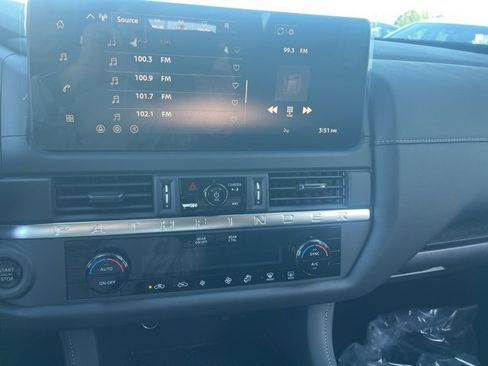 New 2026 Nissan Pathfinder S image 16