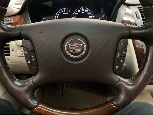 Used 2009 Cadillac DTS 1SB w/ Sun And Sound Package image 22