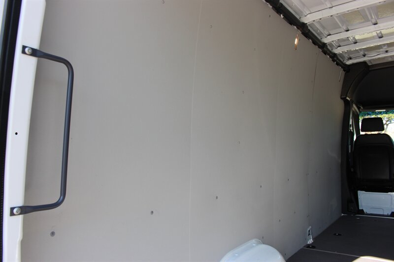 Used 2025 Mercedes-Benz Sprinter 2500 image 11