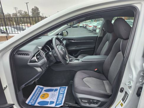 Used 2022 Toyota Camry LE image 9