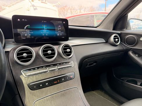 Used 2021 Mercedes-Benz GLC 300 4MATIC image 22