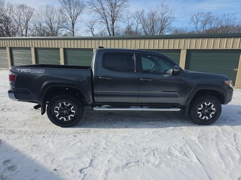 Certified 2023 Toyota Tacoma TRD Off-Road image 8