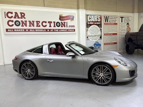 Used 2017 Porsche 911 Carrera AWD/4WD image 2