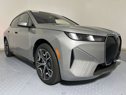 Used 2026 BMW iX xDrive45 image 7