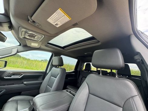 Used 2024 Chevrolet Silverado 1500 LT Trail Boss w/ LT Trail Boss Premium Package AWD/4WD image 27