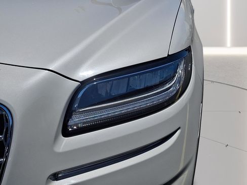 Used 2023 Lincoln Nautilus FWD image 30
