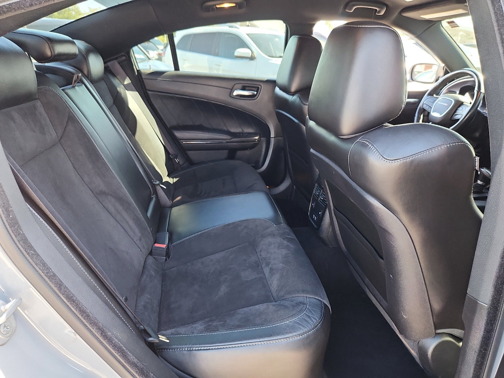 Used 2022 Dodge Charger R/T w/ Plus Group RWD image 15