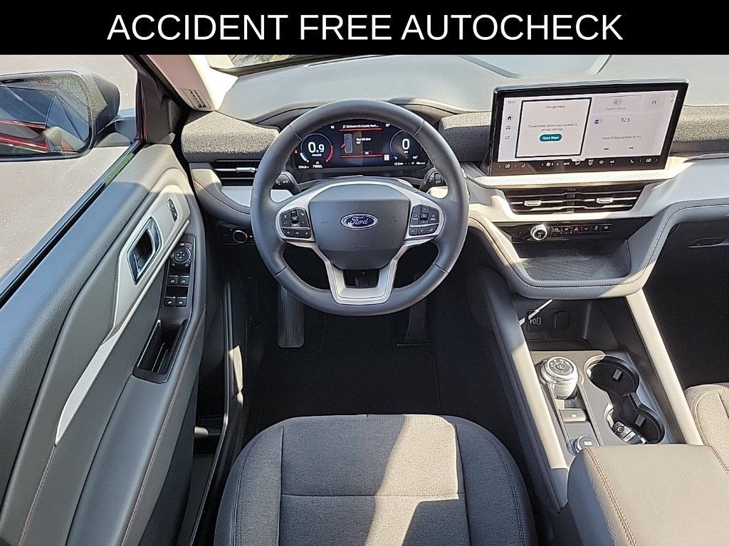 Used 2026 Ford Explorer Active AWD/4WD image 7