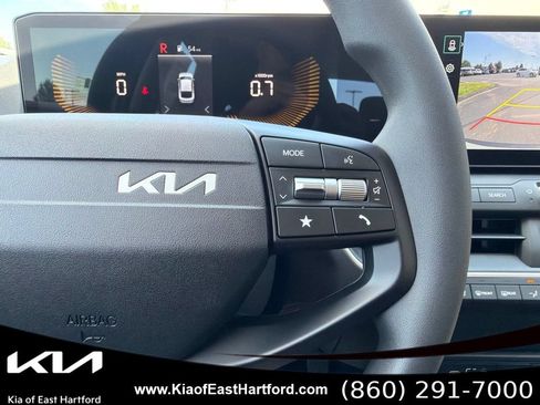 New 2026 Kia K4 FWD image 32