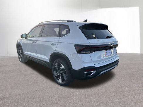 New 2026 Volkswagen Taos SE AWD/4WD image 6
